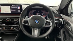 2021 (71) BMW 5 SERIES 520d xDrive MHT M Sport 5dr Step Auto 4729400