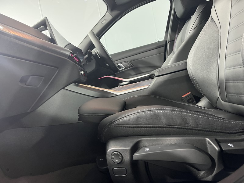 2025 (25) BMW 3 SERIES 320i M Sport 4dr Step Auto 4742173