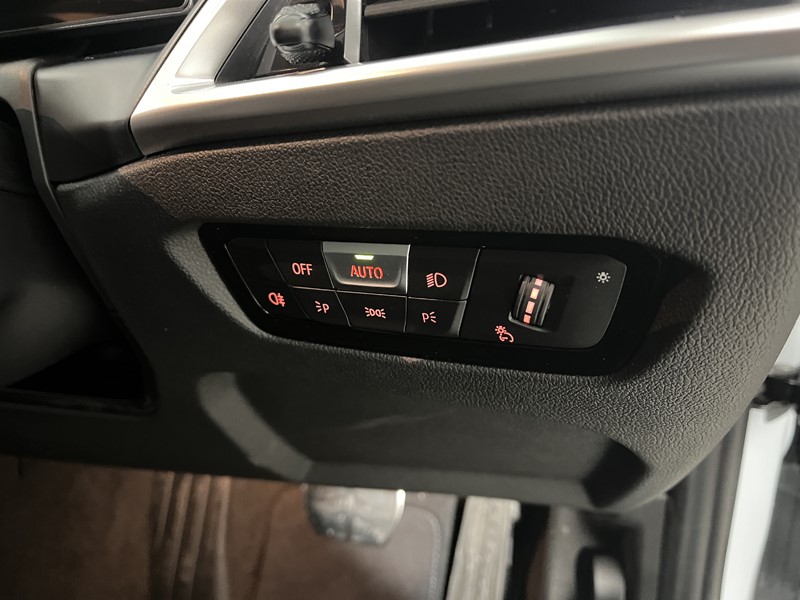 2025 (25) BMW 3 SERIES 320i M Sport 4dr Step Auto 4742158