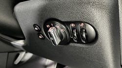 2019 (69) MINI HATCHBACK 1.5 Cooper Classic II 3dr Auto 4741679
