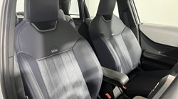 2025 (25) MINI COOPER 1.5 C Exclusive 5dr Auto 4735810