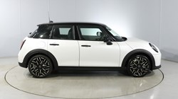 2025 (25) MINI COOPER 1.5 C Exclusive 5dr Auto 4735802