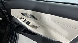 2022 (72) BMW 3 SERIES 320i xDrive M Sport 4dr Step Auto 4740054