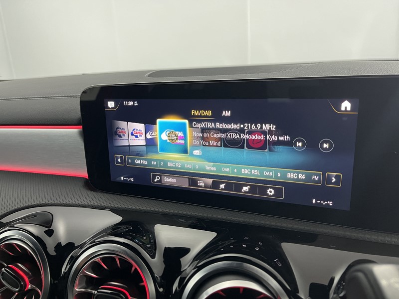 2021 (21) MERCEDES-BENZ A CLASS A35 4Matic Premium 5dr Auto 4729637