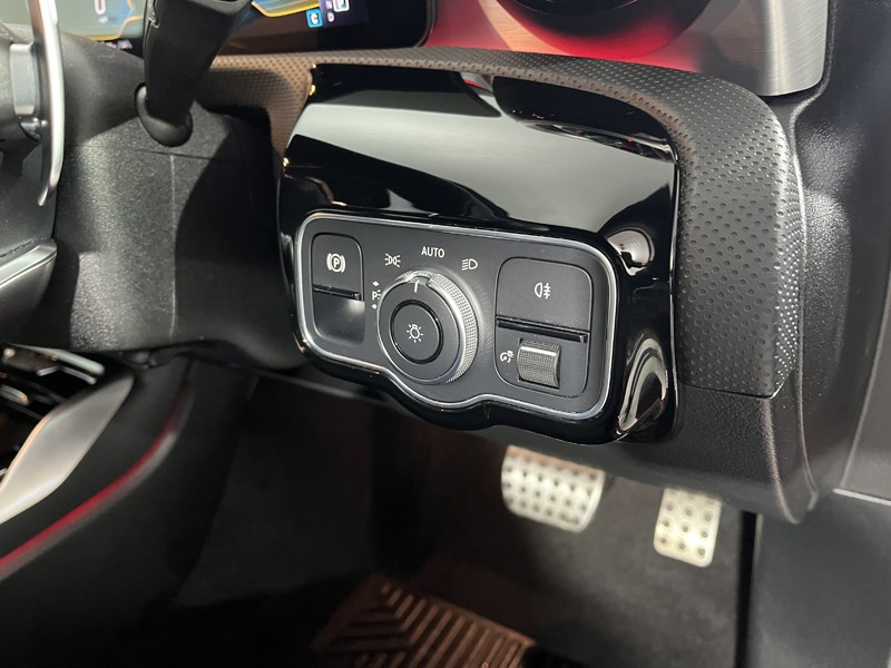 2021 (21) MERCEDES-BENZ A CLASS A35 4Matic Premium 5dr Auto 4729631