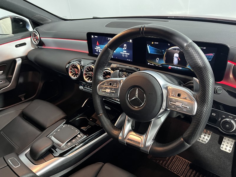 2021 (21) MERCEDES-BENZ A CLASS A35 4Matic Premium 5dr Auto 4729615