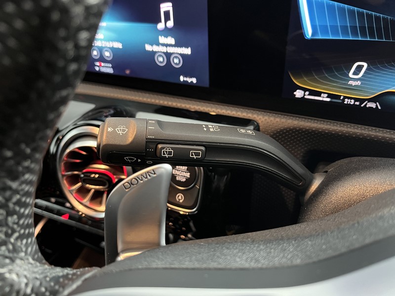 2021 (21) MERCEDES-BENZ A CLASS A35 4Matic Premium 5dr Auto 4729635