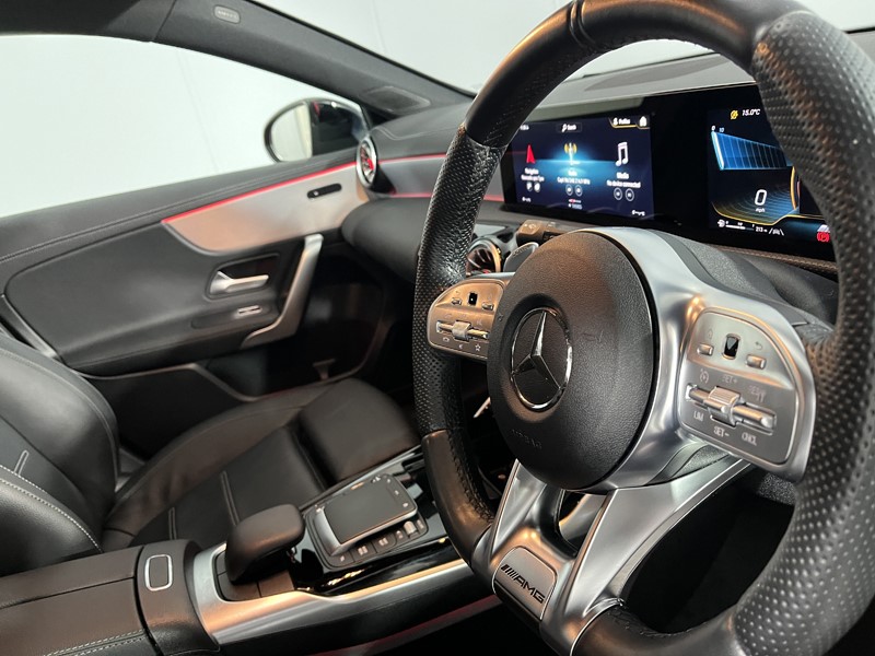 2021 (21) MERCEDES-BENZ A CLASS A35 4Matic Premium 5dr Auto 4729632