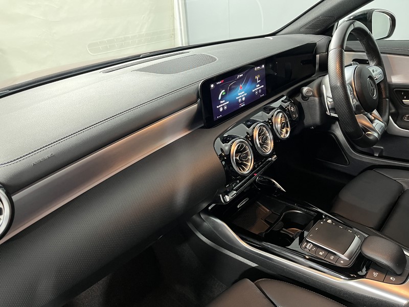 2021 (21) MERCEDES-BENZ A CLASS A35 4Matic Premium 5dr Auto 4729616