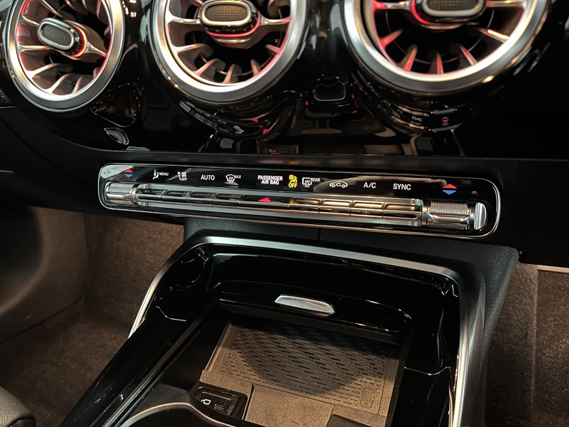 2021 (21) MERCEDES-BENZ A CLASS A35 4Matic Premium 5dr Auto 4729639