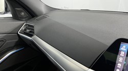 2020 (70) BMW 3 SERIES 330e xDrive M Sport 4dr Step Auto 4782133