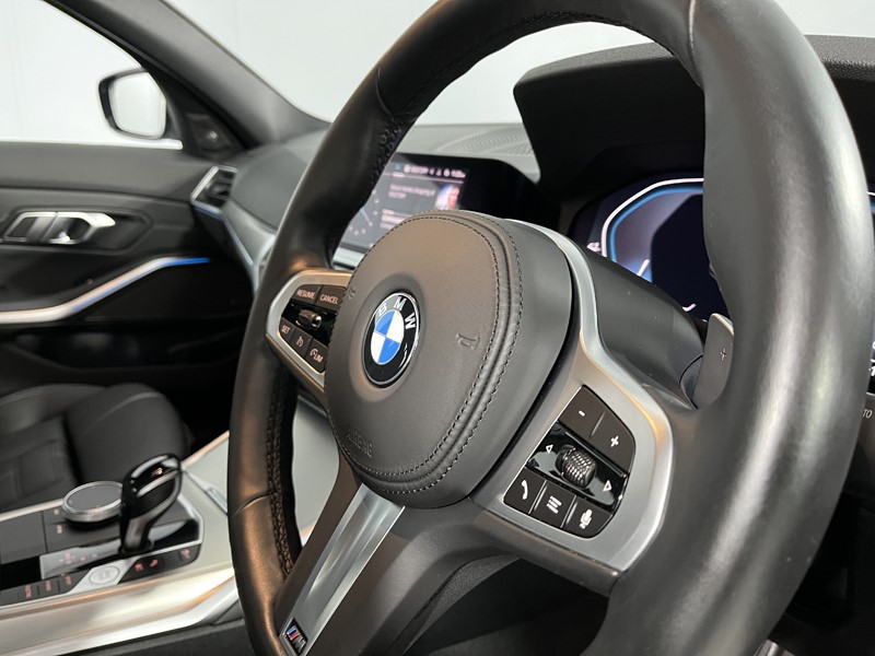 2020 (70) BMW 3 SERIES 330e xDrive M Sport 4dr Step Auto 4782128