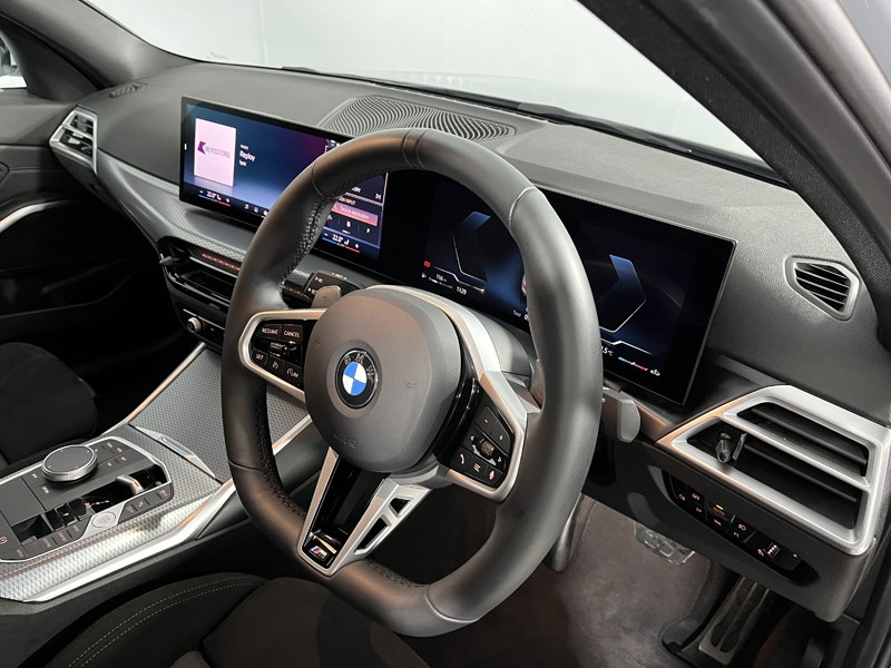 2025 (25) BMW 3 SERIES 320i M Sport 4dr Step Auto 4774942