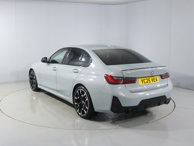 2025 (25) BMW 3 SERIES 320i M Sport 4dr Step Auto