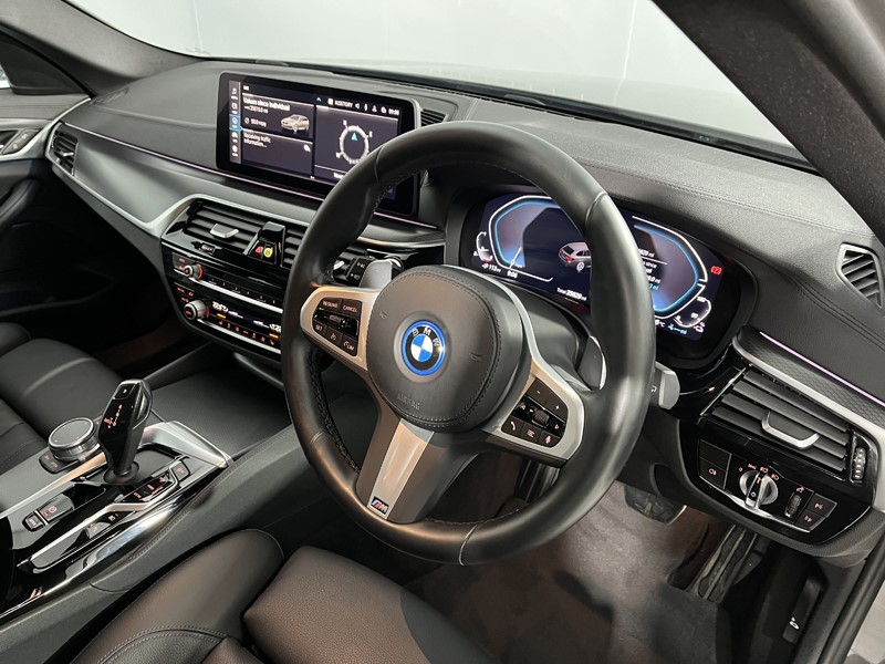 2022 (22) BMW 5 SERIES 530e M Sport 5dr Auto 4774624