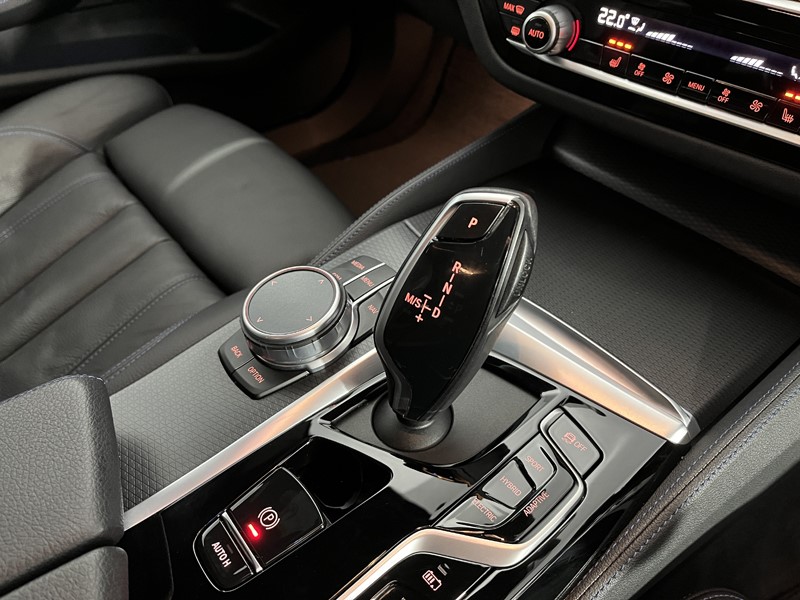 2022 (22) BMW 5 SERIES 530e M Sport 5dr Auto 4774628