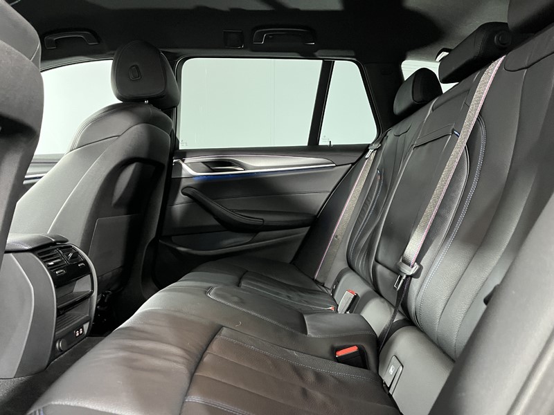 2022 (22) BMW 5 SERIES 530e M Sport 5dr Auto 4774655