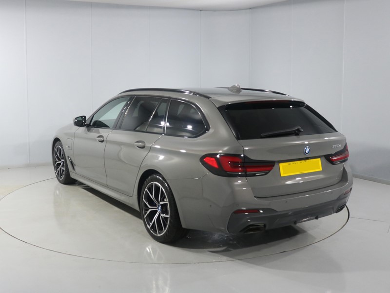 2022 (22) BMW 5 SERIES 530e M Sport 5dr Auto