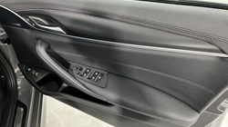 2022 (22) BMW 5 SERIES 530e M Sport 5dr Auto 4774638