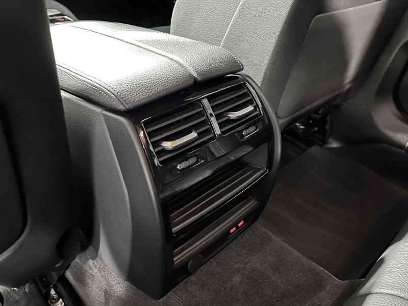 2022 (22) BMW 5 SERIES 530e M Sport 5dr Auto 4774658