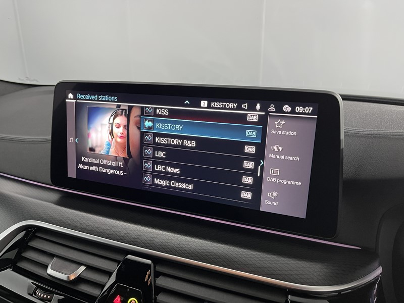 2022 (22) BMW 5 SERIES 530e M Sport 5dr Auto 4774645