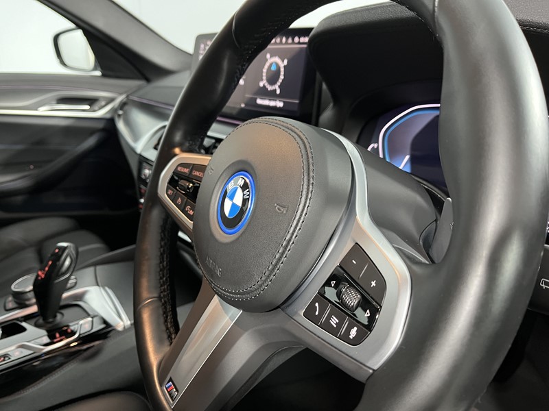2022 (22) BMW 5 SERIES 530e M Sport 5dr Auto 4774640