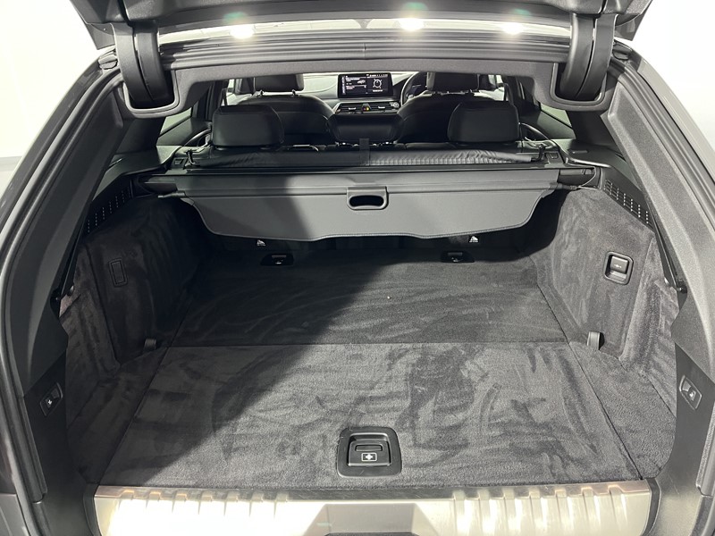 2022 (22) BMW 5 SERIES 530e M Sport 5dr Auto 4774631