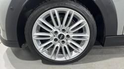 2022 (72) MINI HATCHBACK 2.0 Cooper S Exclusive 3dr Auto 4795768