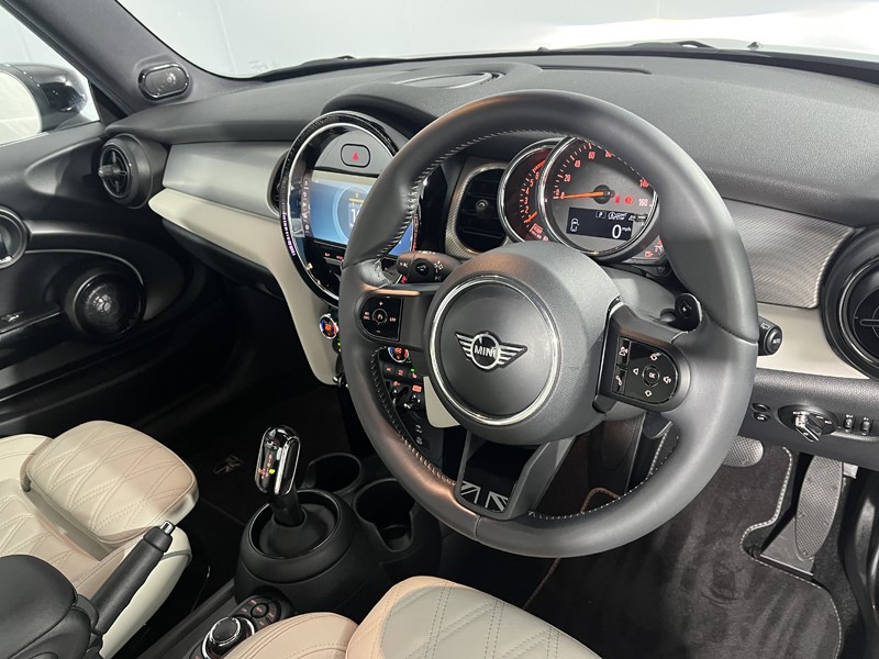 2022 (72) MINI HATCHBACK 2.0 Cooper S Exclusive 3dr Auto 4795760