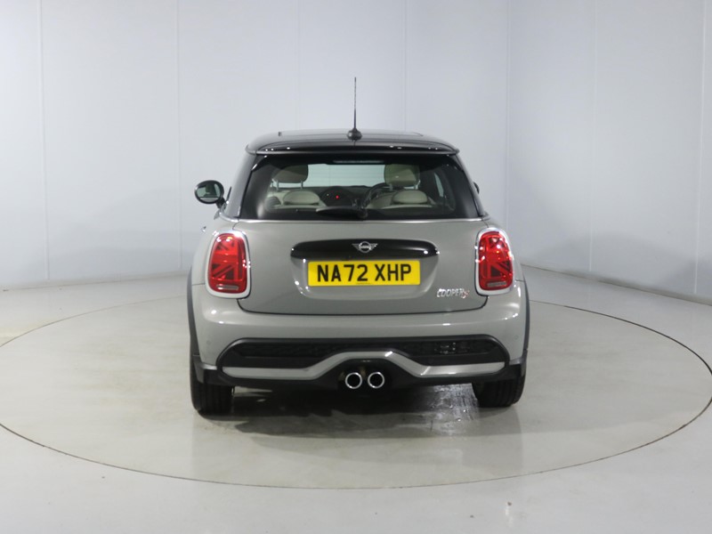 2022 (72) MINI HATCHBACK 2.0 Cooper S Exclusive 3dr Auto 4795769