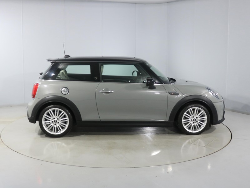 2022 (72) MINI HATCHBACK 2.0 Cooper S Exclusive 3dr Auto 4795757