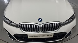 2025 (25) BMW 3 SERIES 330e 22.3 kWh M Sport 4dr Step Auto 4787162