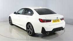 2025 (25) BMW 3 SERIES 330e 22.3 kWh M Sport 4dr Step Auto 1