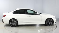2025 (25) BMW 3 SERIES 330e 22.3 kWh M Sport 4dr Step Auto 4787125