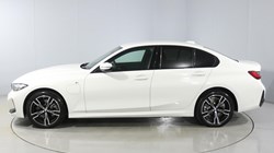 2025 (25) BMW 3 SERIES 330e 22.3 kWh M Sport 4dr Step Auto 4787170