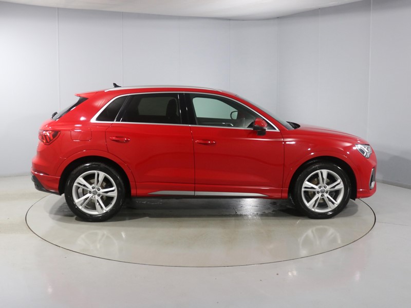 2019 (19) Audi Q3 Estate 35 TFSI S Line 5dr S Tronic 4795126