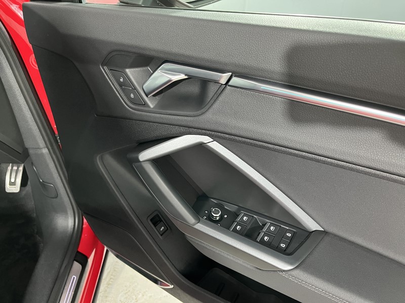 2019 (19) Audi Q3 Estate 35 TFSI S Line 5dr S Tronic 4795143