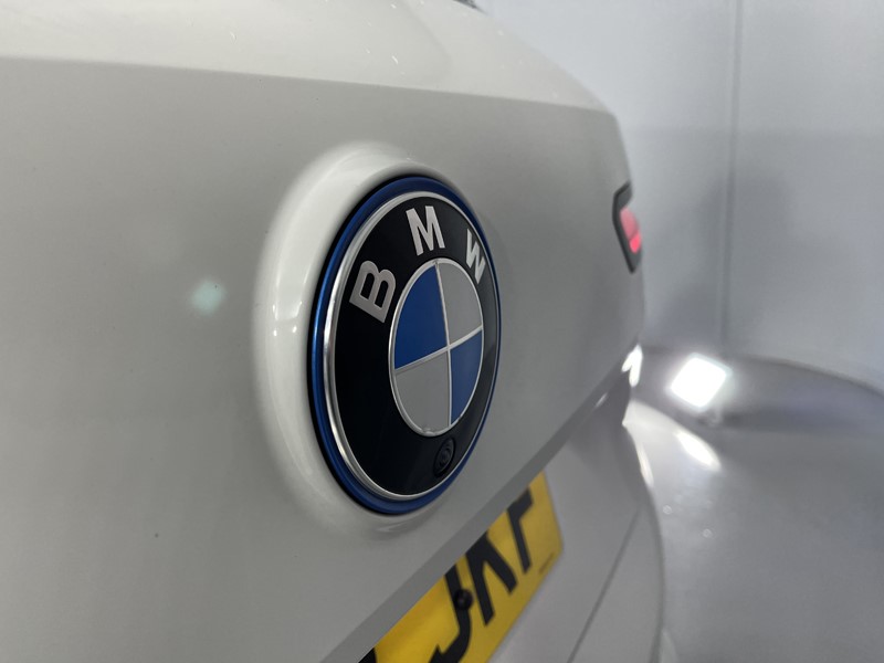 2023 (73) BMW iX 240kW xDrive40 M Sport 76.6kWh 5dr Auto 4790598