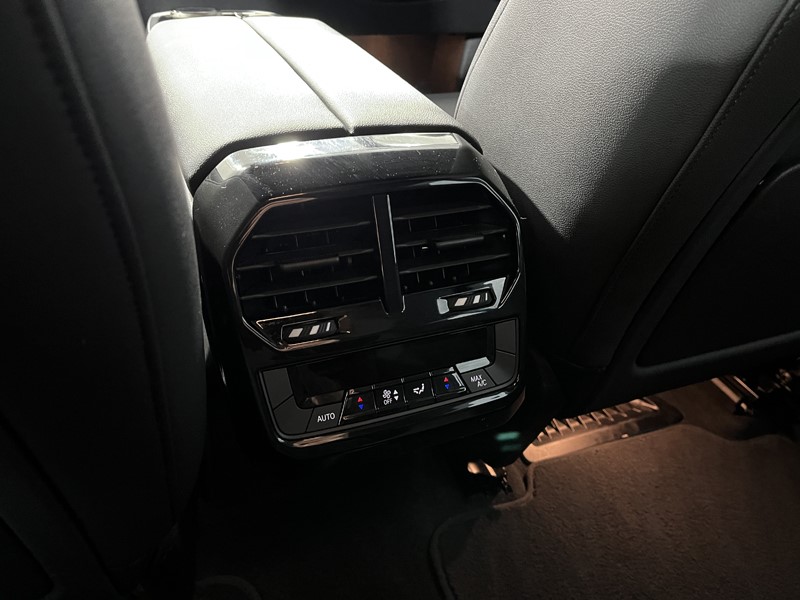 2023 (73) BMW iX 240kW xDrive40 M Sport 76.6kWh 5dr Auto 4790593