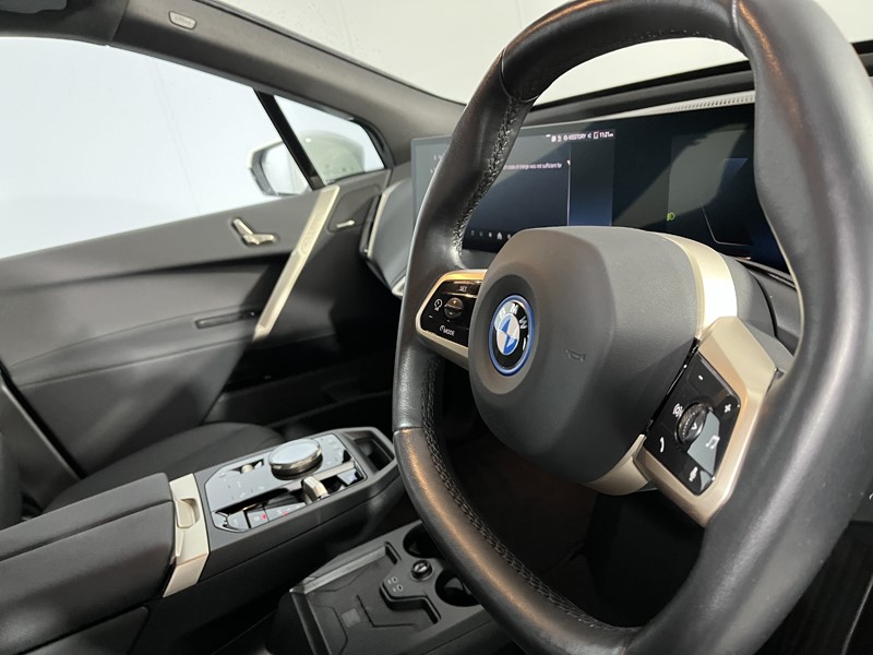 2023 (73) BMW iX 240kW xDrive40 M Sport 76.6kWh 5dr Auto 4790579