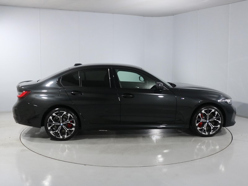 2025 (75) BMW 3 SERIES 330e 22.3 kWh M Sport 4dr Step Auto [Pro Pack] 5070251