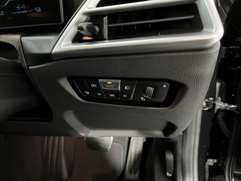 2025 (75) BMW 3 SERIES 330e 22.3 kWh M Sport 4dr Step Auto [Pro Pack] 5070269