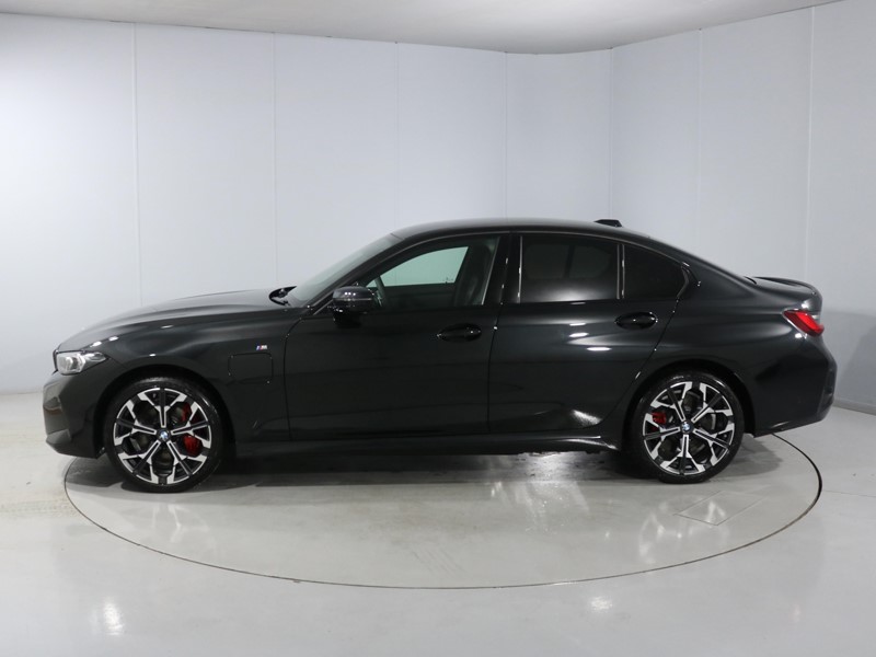 2025 (75) BMW 3 SERIES 330e 22.3 kWh M Sport 4dr Step Auto [Pro Pack] 5070297