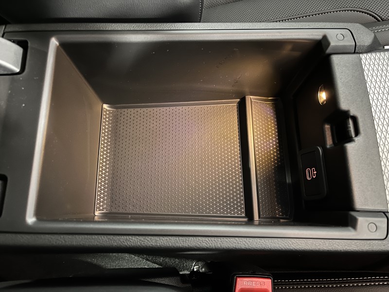 2025 (75) BMW 3 SERIES 330e 22.3 kWh M Sport 4dr Step Auto [Pro Pack] 5070282