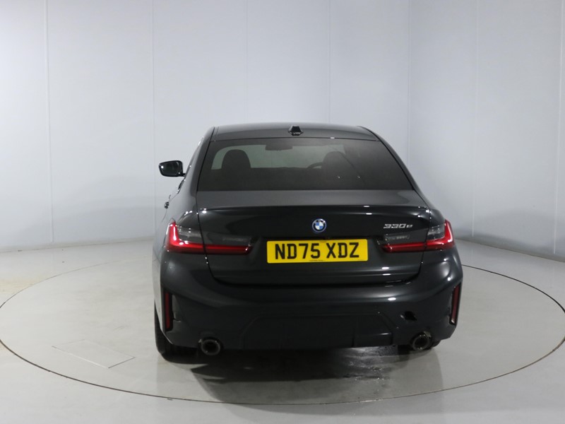 2025 (75) BMW 3 SERIES 330e 22.3 kWh M Sport 4dr Step Auto [Pro Pack] 5070263