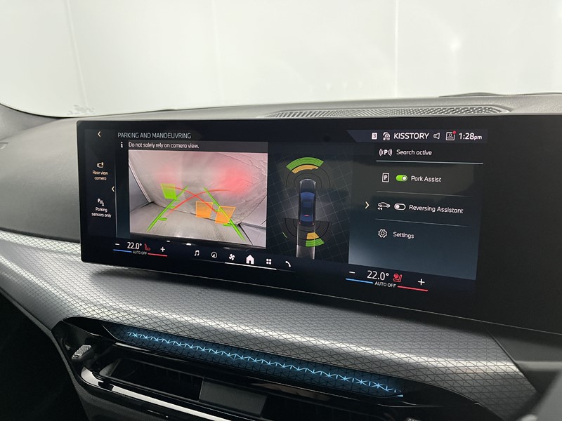 2025 (75) BMW 3 SERIES 330e 22.3 kWh M Sport 4dr Step Auto [Pro Pack] 5070266