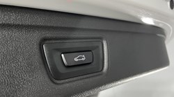 2025 (25) BMW 3 SERIES 320i M Sport 5dr Step Auto 4800554