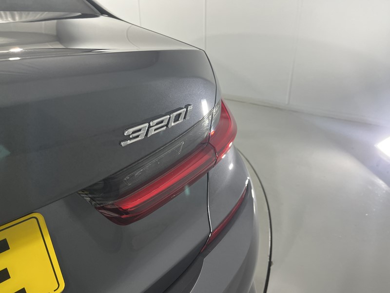 2022 (72) BMW 3 SERIES 320i xDrive M Sport 4dr Step Auto 4872564