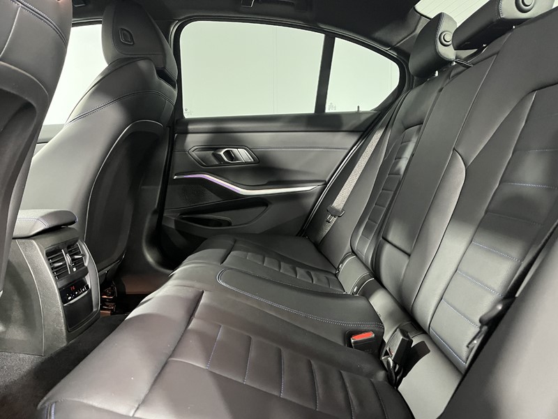 2022 (72) BMW 3 SERIES 320i xDrive M Sport 4dr Step Auto 4872556