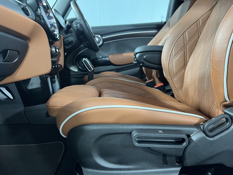 2021 (21) MINI HATCHBACK 1.5 Cooper Exclusive 3dr Auto 4854048